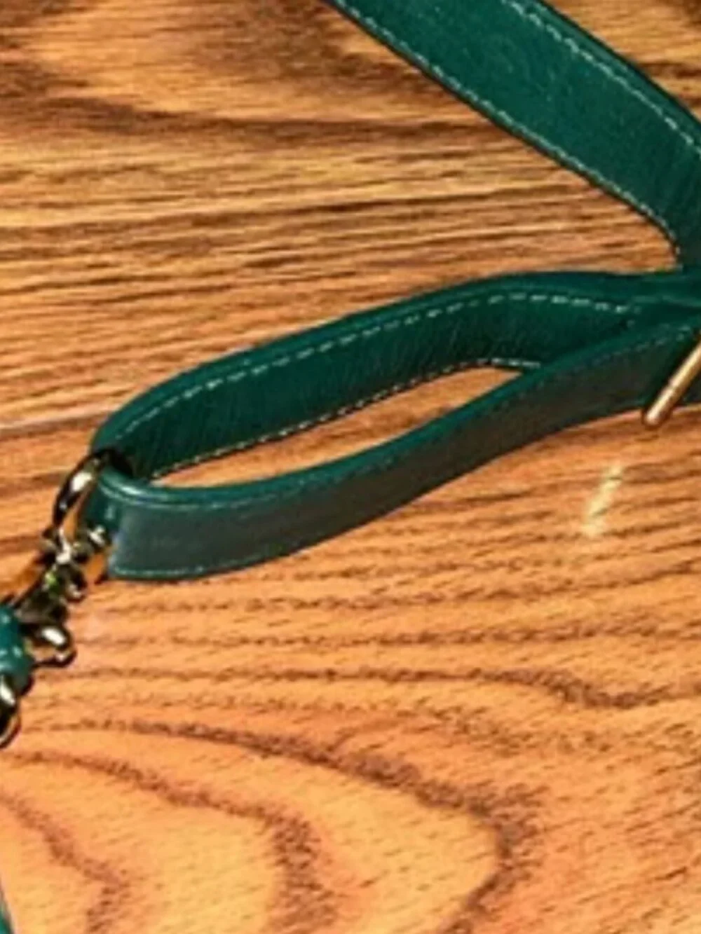 Tory Burch Emerald Green Gold Hardware Leather 3 way Magnetic Closure Shoulder